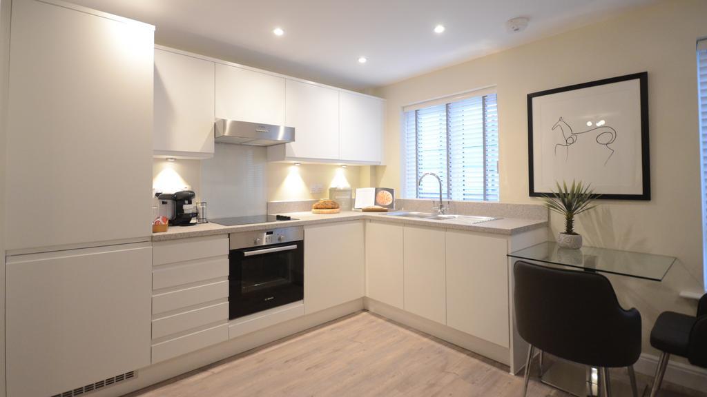 House Of Fisher- Solstice House Apartments Farnborough  Esterno foto