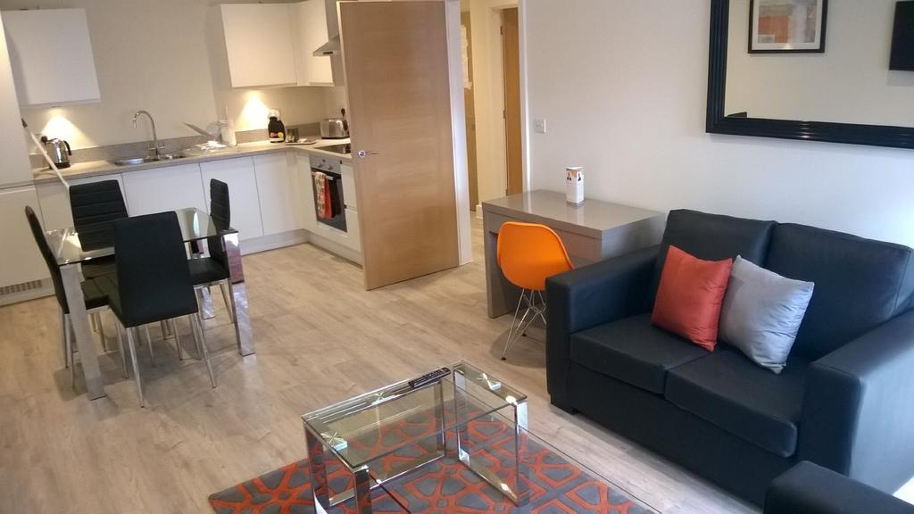 House Of Fisher- Solstice House Apartments Farnborough  Esterno foto