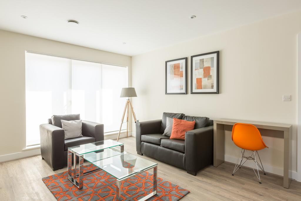 House Of Fisher- Solstice House Apartments Farnborough  Esterno foto
