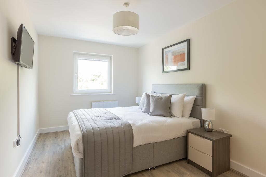 House Of Fisher- Solstice House Apartments Farnborough  Esterno foto