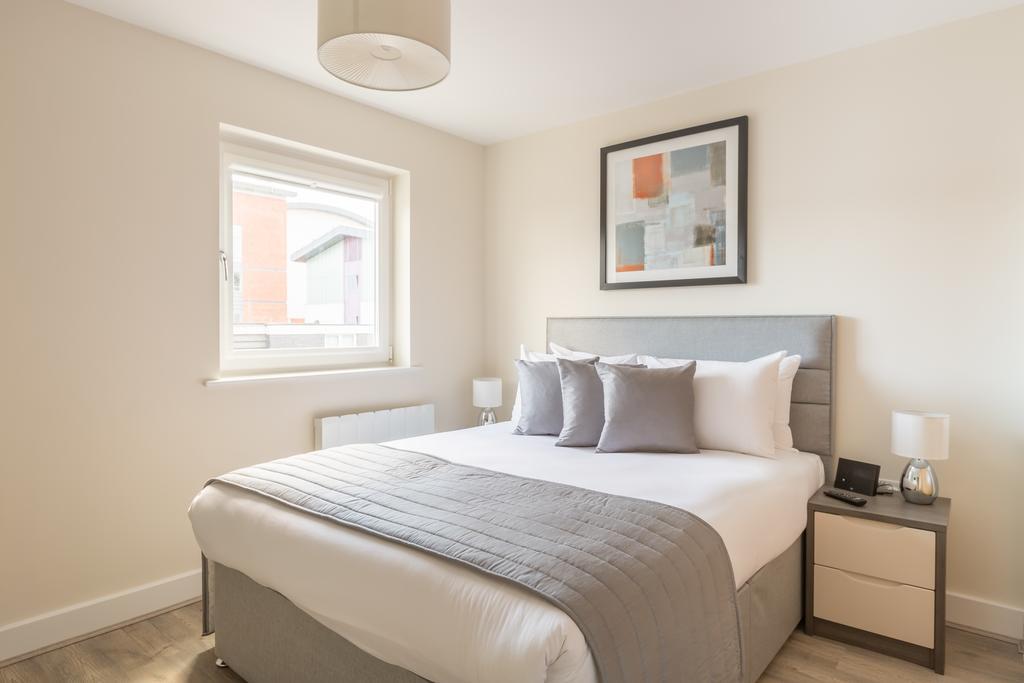 House Of Fisher- Solstice House Apartments Farnborough  Esterno foto